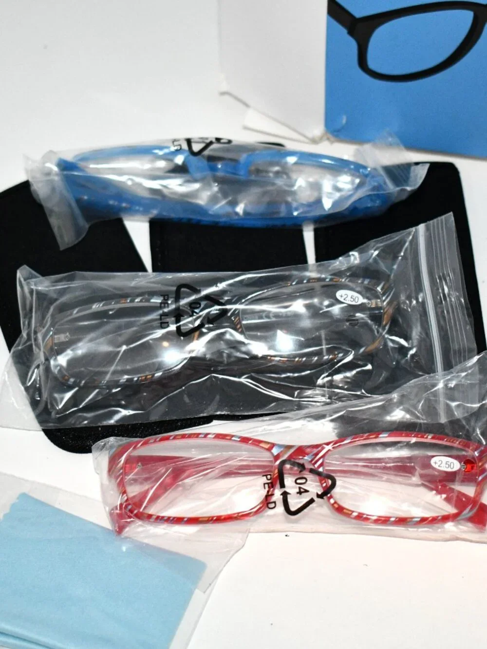 Kerecsen Reading Glasses +2.50 Set of 5 Assorted Colors Readers Cases New